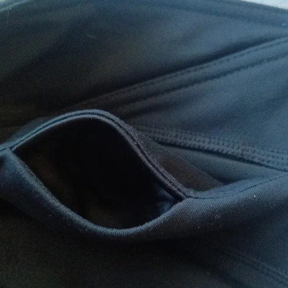 Fabletics Mid Rise Capri - Picture 11 of 11